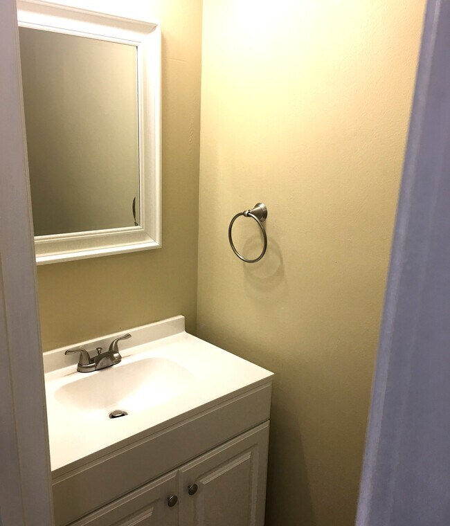 Foto del edificio - 2339 Rockspring Rd