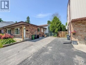 Building Photo - 842 Milford Dr