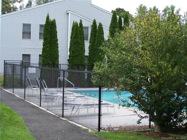 Building Photo - 44 Upper Valley Dr