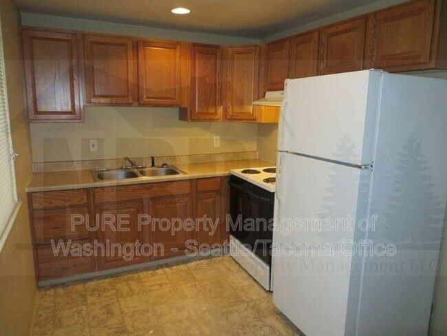 Building Photo - 3717 S Manitou Way