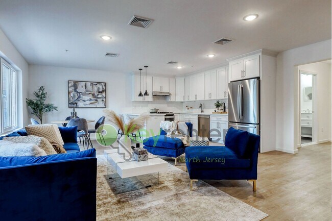 Foto del edificio - 176 Pennington Ave