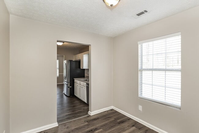 Building Photo - 39 Fairview Dr