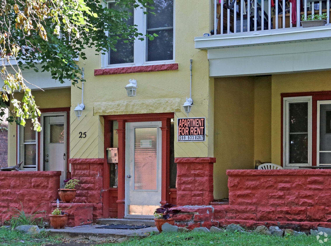 Building Photo - 25 West Ave S