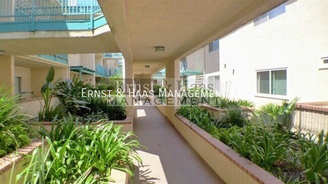 Foto del edificio - 1121 Obispo Ave
