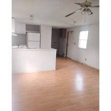 Building Photo - 2301 Parrott Dr