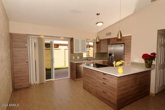 Building Photo - 1320 E Bethany Home Rd