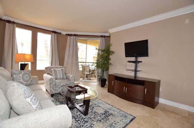 Foto del edificio - Meridian Fully Furnished Condo with Pool view.