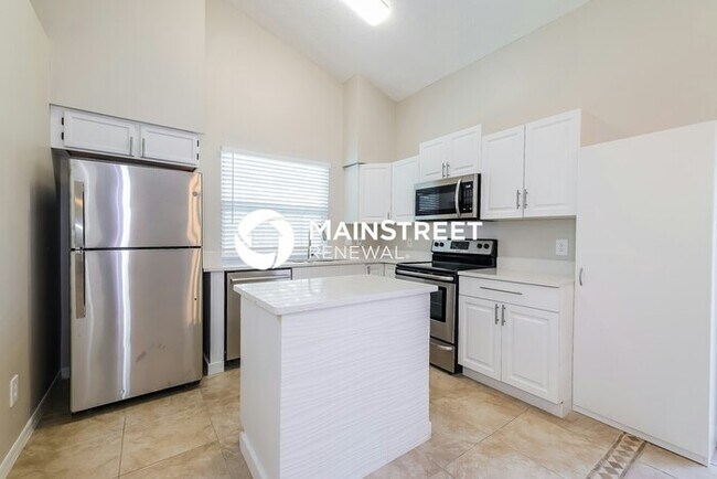 Building Photo - 3 Bedroom Pet-Friendly Home in KISSIMMEE, FL with Main Street Renewal