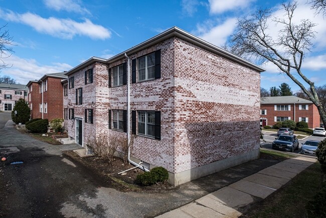 Foto del edificio - 137 Lake Shore Rd