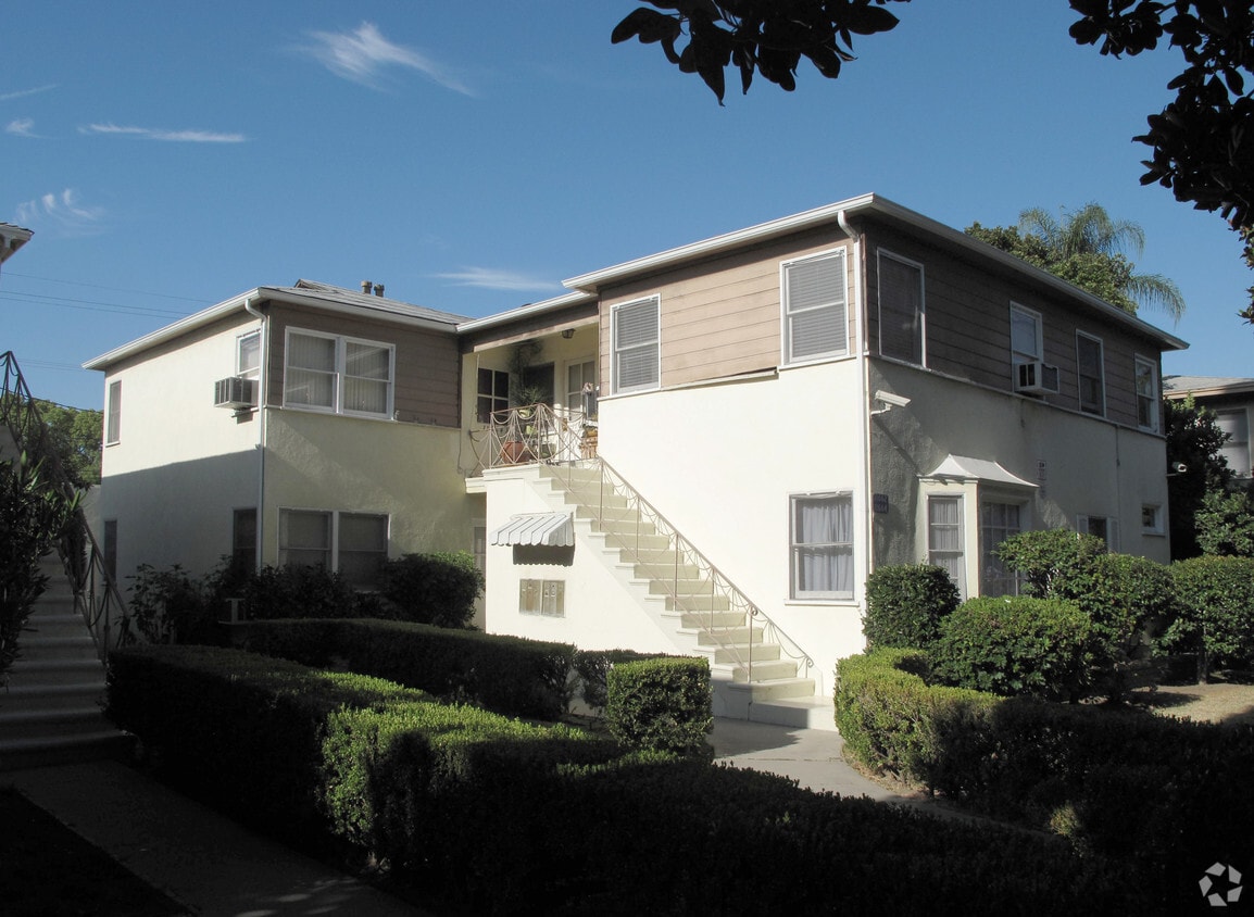 Foto principal - 11662-11664 Chandler Blvd