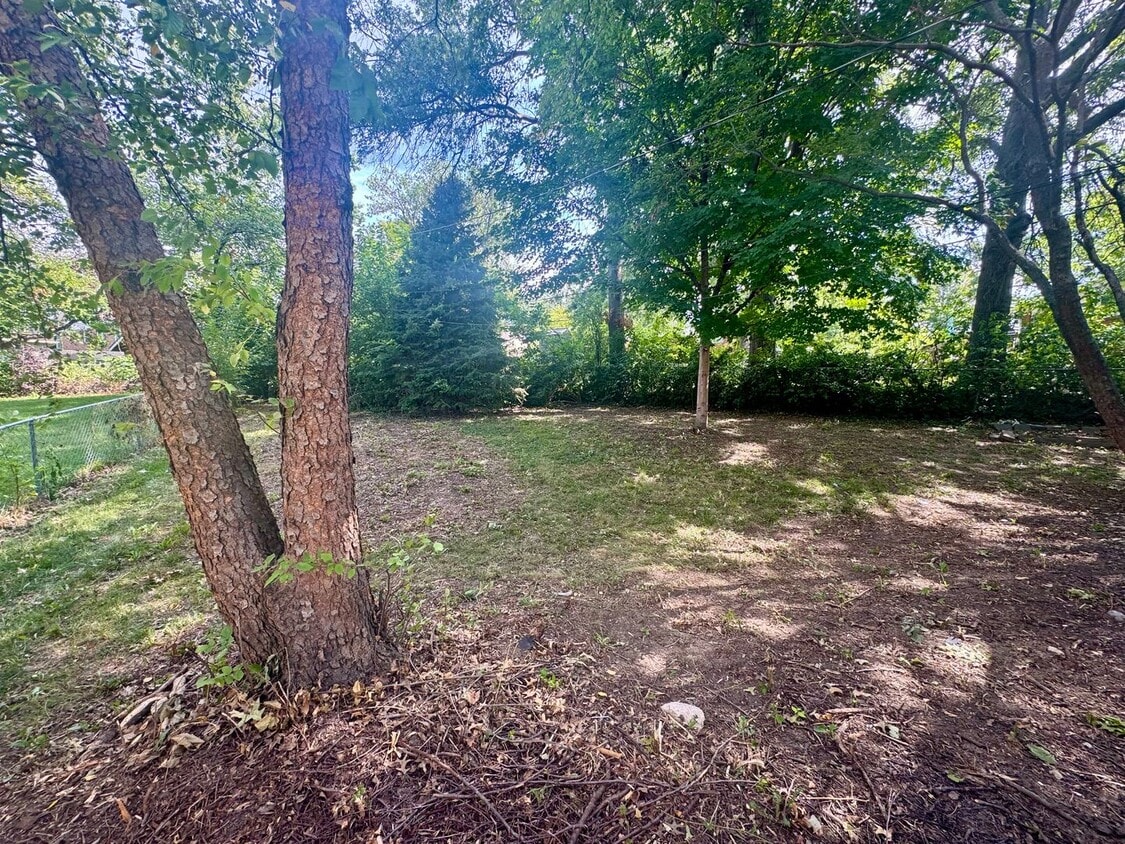 Foto del edificio - 3 bedroom, 2 bath in NE Lincoln