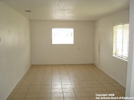 Foto del edificio - 144 W Villaret Blvd