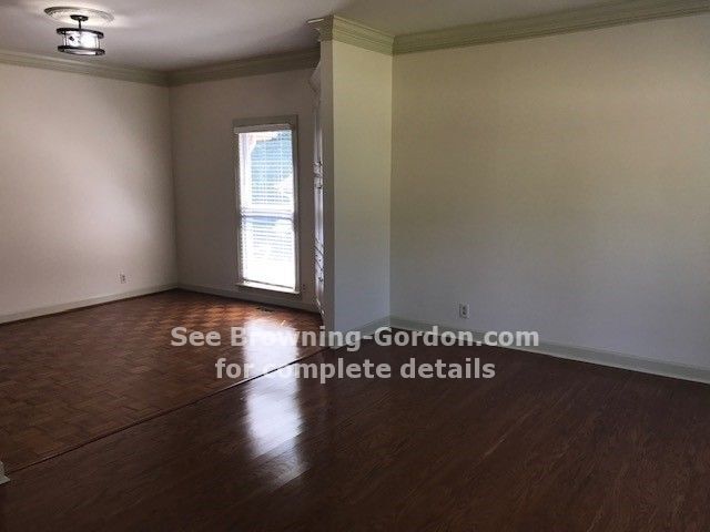 Building Photo - Two Bedroom Condo in Green Hills!