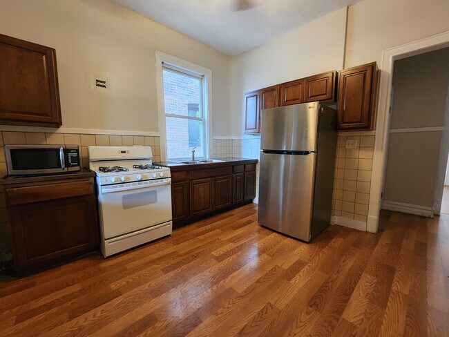 Building Photo - 4625 S St Lawrence Ave