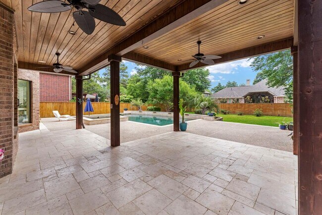 Foto del edificio - 107 Del Rey Oaks Pl