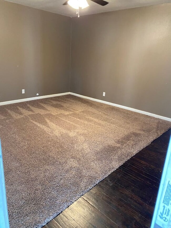 Building Photo - December Move In