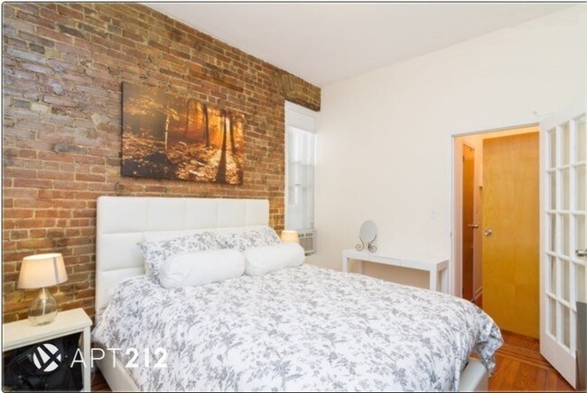 Building Photo - 211 E 14th St