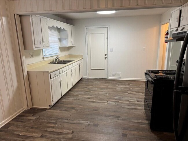 Foto del edificio - 2210 Niskey Lake Rd SW