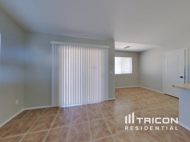 Building Photo - 3332 W Wayland Dr