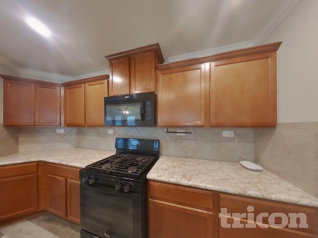 Foto del edificio - 15307 Delta Pt