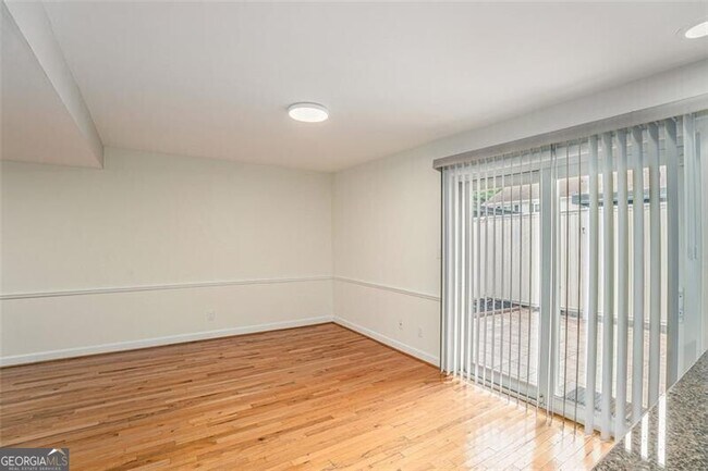 Foto del edificio - 7118 Stonington Dr NE