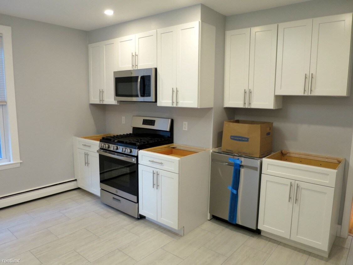 Foto principal - 3 br, 1 bath House - 35 Union Sq