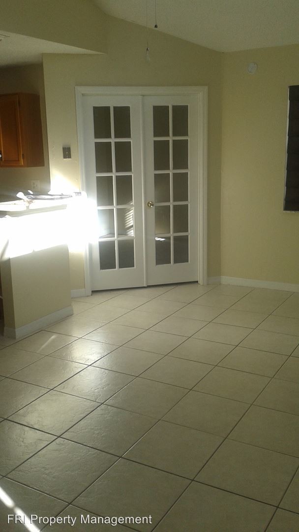 Foto del edificio - 2 br, 2 bath Apartment - 964 Helmsley Ct #200