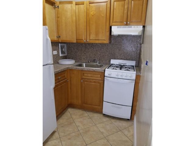Primary Photo - 3301 Nostrand Ave
