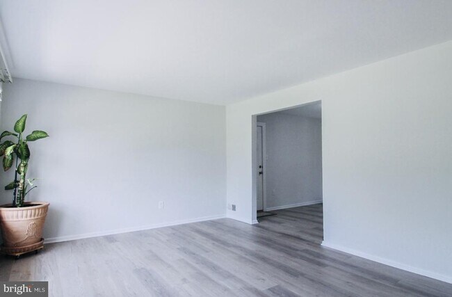 Foto del edificio - 412 Millwoof Dr