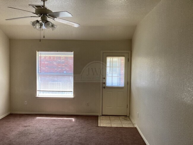 Building Photo - 3302 Toledo Dr