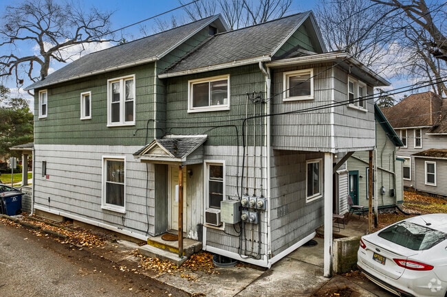 Building Photo - 812 Mary St