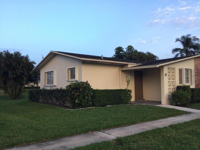 Foto del edificio - 2580 Emory Dr W