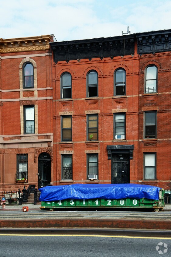 Building Photo - 718 4th Ave