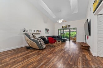 Building Photo - 801 Kintyre Ct