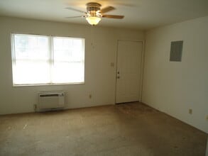 Building Photo - 1220 Saline Rd