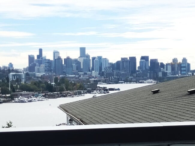 Building Photo - 3bd/2.5ba Seattle Townhome