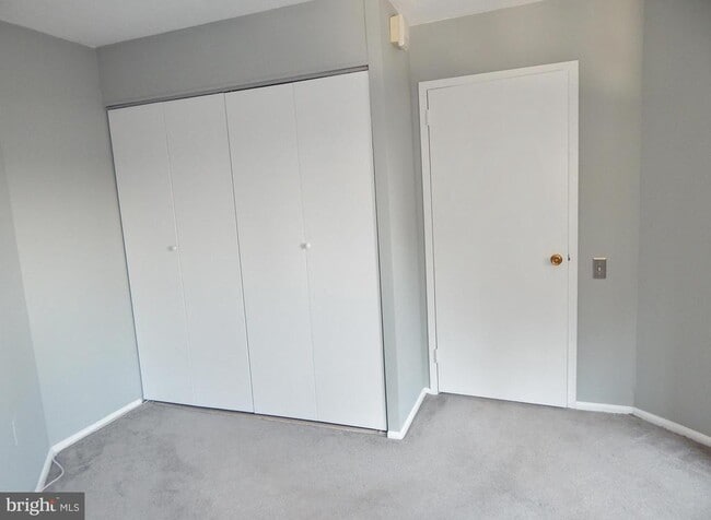 Building Photo - 1420 Locust St