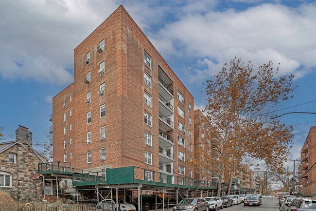 Building Photo - 3299 Cambridge Ave