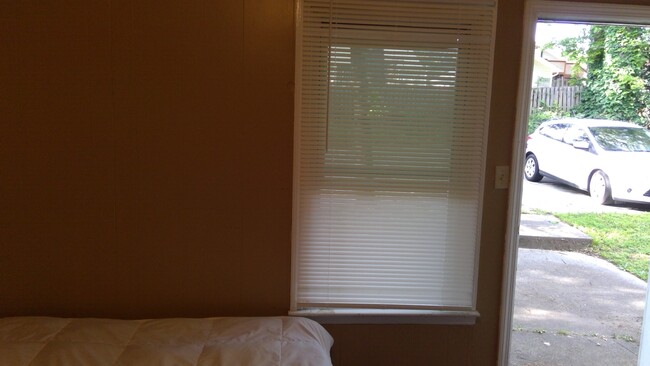 Foto del edificio - 361 10th St NW