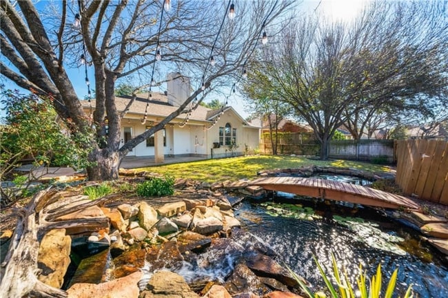 Building Photo - 2617 Goldfinch Dr