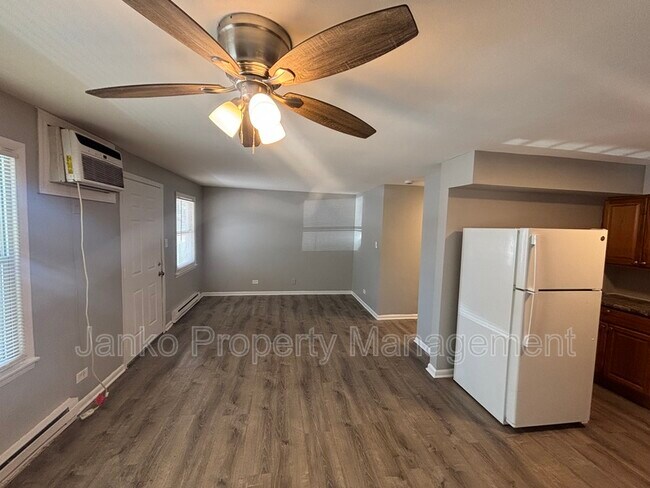 Foto del edificio - 474 W 14th Pl