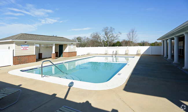 Building Photo - Brentwood Landing