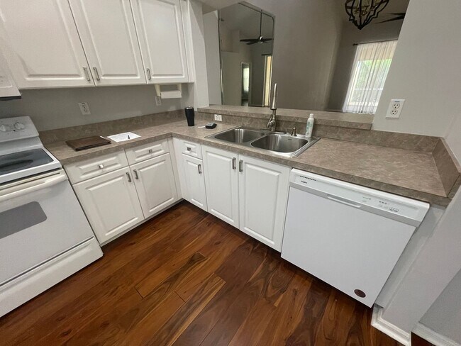Foto del edificio - 5708 Greenwood Cir