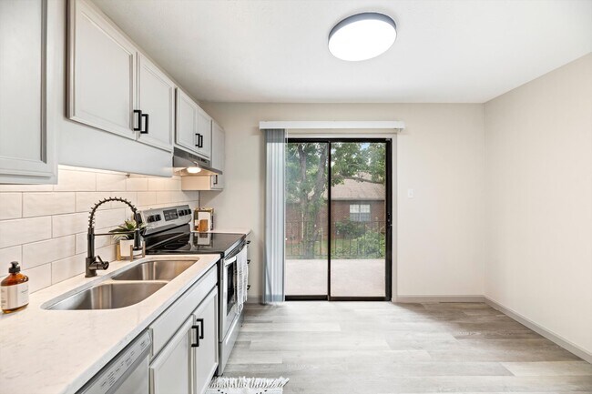 Kitchen - 4809 Cannon Ridge Dr