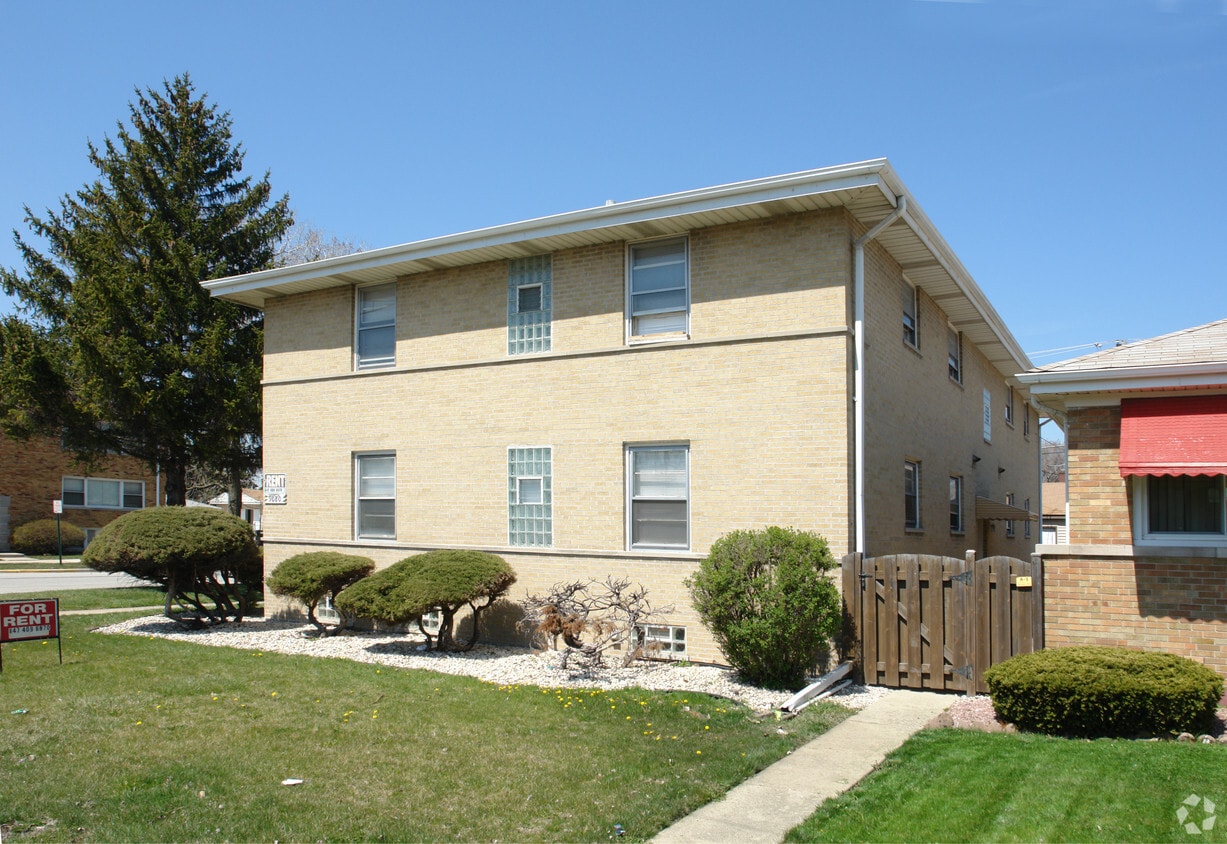 Building Photo - 9080 W Grand Ave