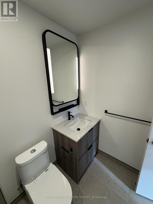 Photo du bâtiment - 1050 Eastern Ave