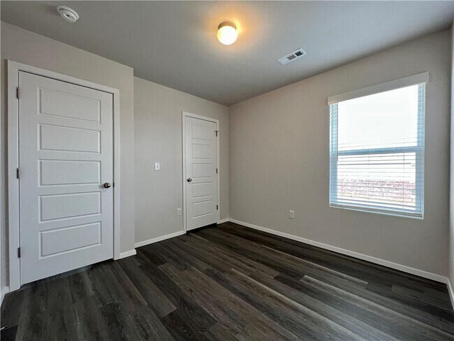 Foto del edificio - 3211 Gulley Ln