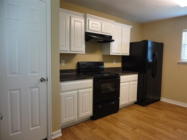 Building Photo - 7039 Rosebud Hollow Ln