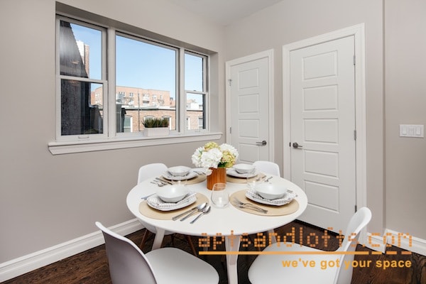 Building Photo - 1329 E 17th St