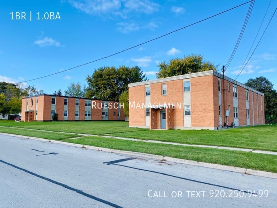 Primary Photo - Recently Renovated 1 Bedroom Apartment Ava...